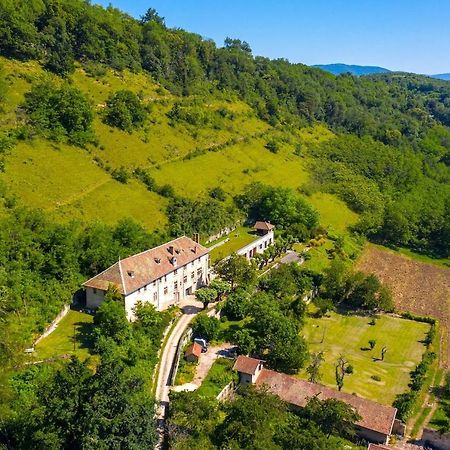 Jolie Cabane Avec Jacuzzi Pour Les Amoureux De La Nature Tullins المظهر الخارجي الصورة
