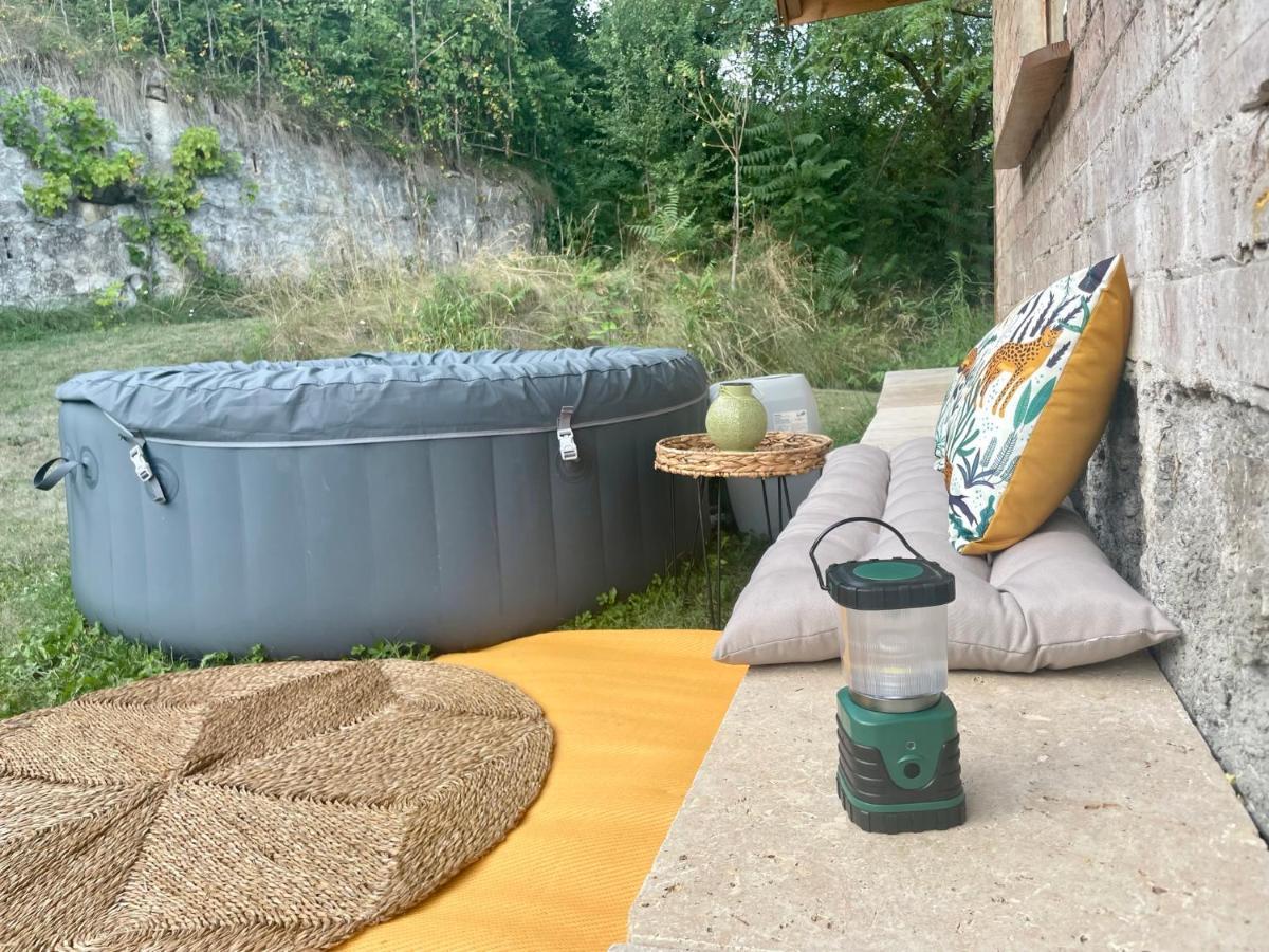 Jolie Cabane Avec Jacuzzi Pour Les Amoureux De La Nature Tullins المظهر الخارجي الصورة